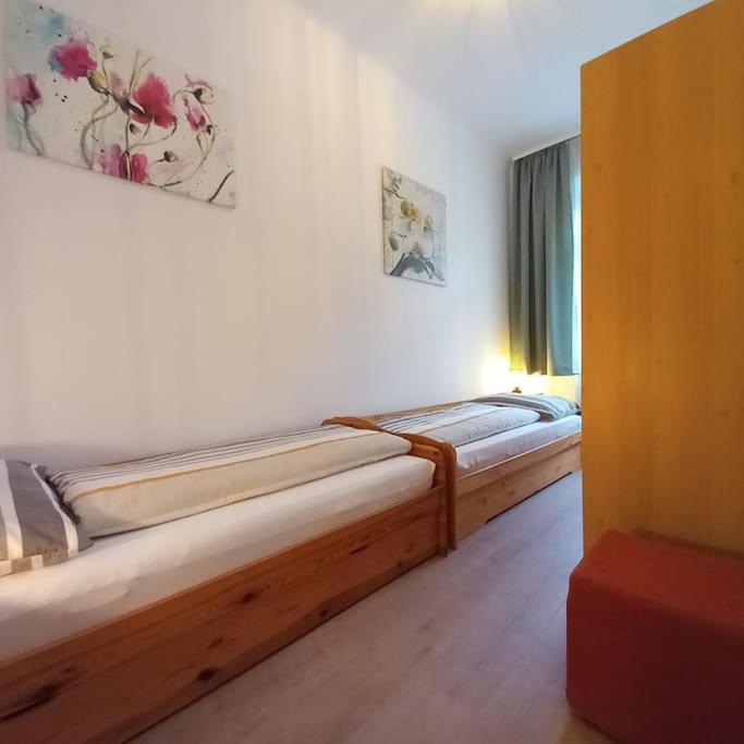Altbauwohnung Neu Saniert - Fuer Familien Geeignet Apartament