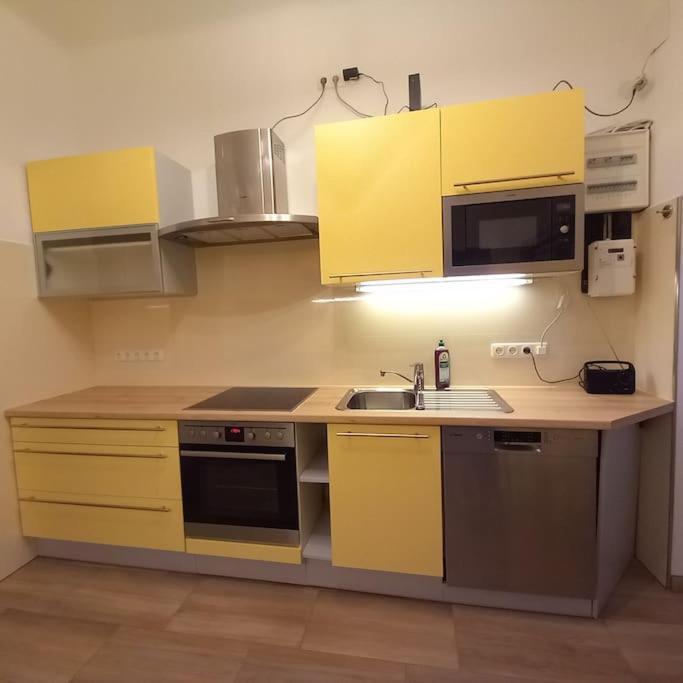 Appartement Altbauwohnung Neu Saniert - Fuer Familien Geeignet